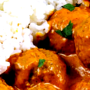 102 - Rogan josh curry / bouluttes de viende & riz